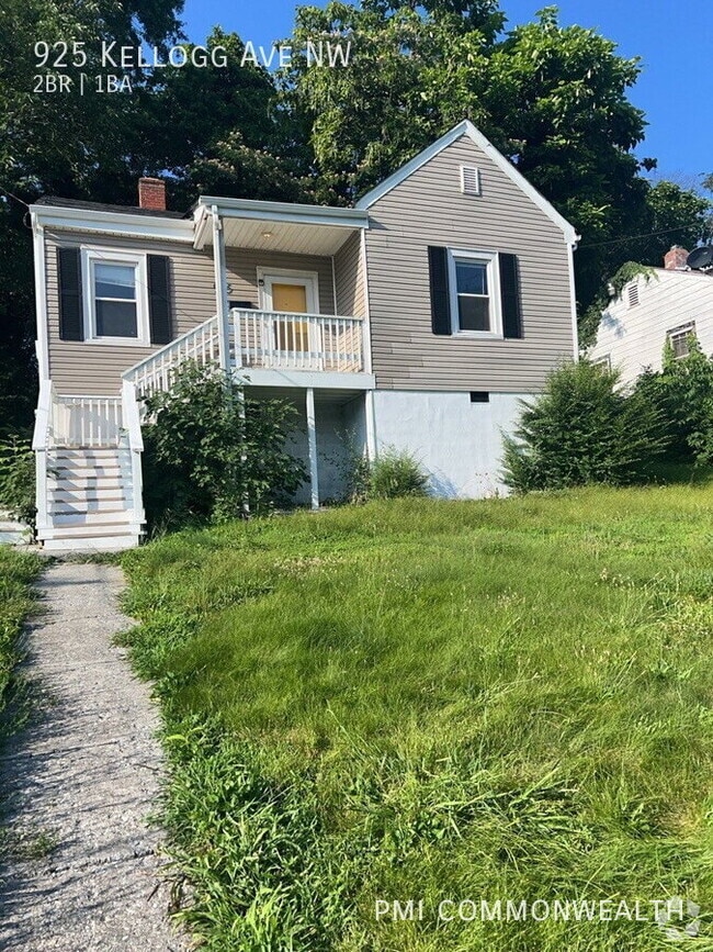 Building Photo - 925 Kellogg Ave NW Rental