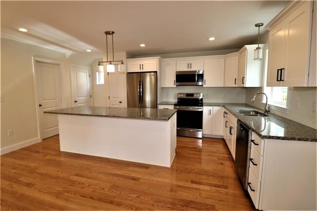 Photo - 121 Hillcrest Ave