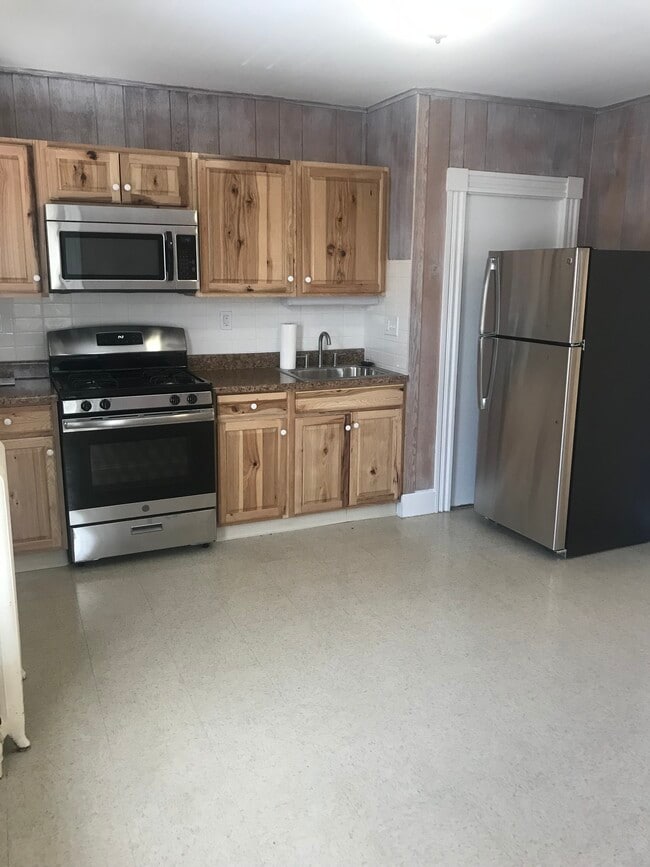 Photo - 25R Saunders St Unit 25R