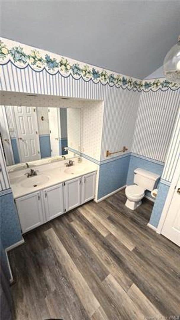 Photo - 305 Peachtree Ln