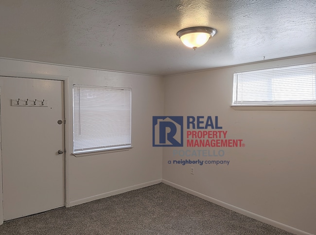 Photo - 355 S Hayes Ave Unit 355 S Hayes (downstairs)