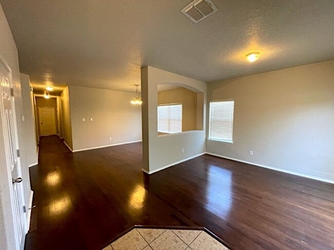 Photo - Nice, Roomy & Ready! 3 Bedroom 2 Bath in S...