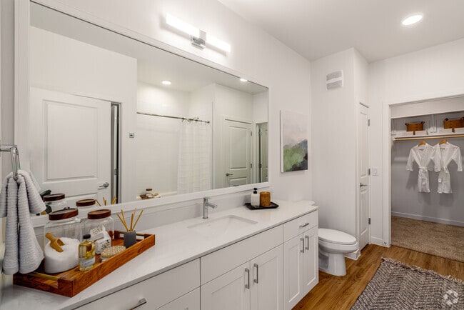 Mia - Secondary Bathroom