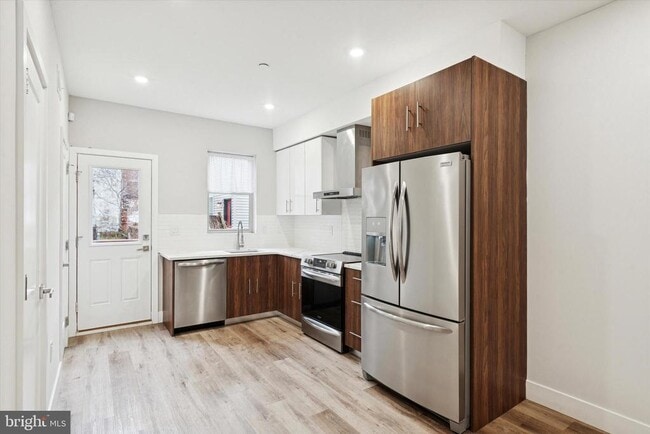 Photo - 2213 Emerald St