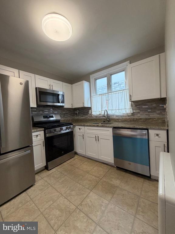 Photo - 8523 Mansfield Ave