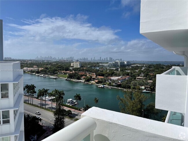 Building Photo - 5001 Collins Ave Unit 16E Rental