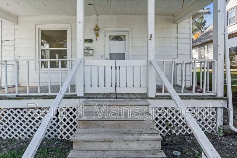 Photo - 4535 Marcy St