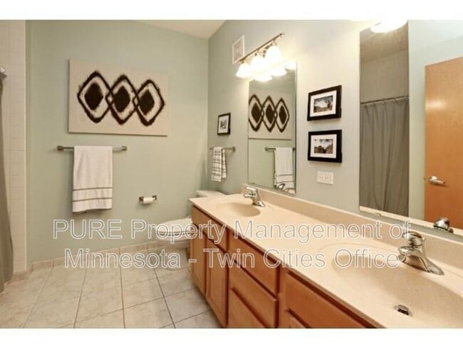 Photo - 2565 Franklin Ave Unidad 101