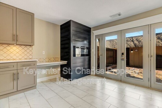 Photo - 1373 Heritage Landing
