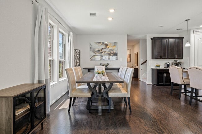 Photo - 519 Carina Gaze Dr