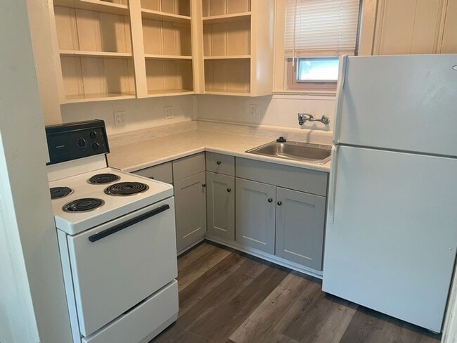 Photo - <b>Quaint Sparks Studio<br><br> Unit 615 18Th Street