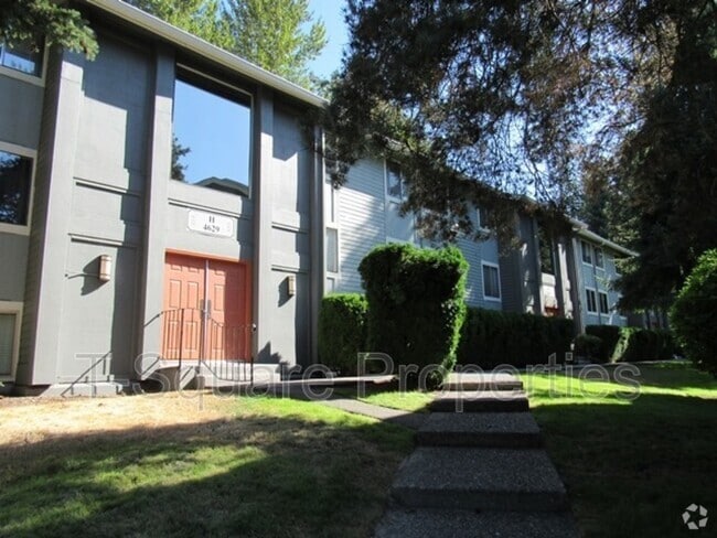 Building Photo - 4629 W Lake Sammamish Pkwy SE Rental