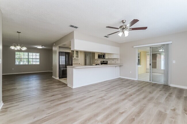 Photo - 8530 Gum Tree Ave