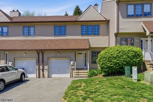 Photo - 11 Deer Hill Ct