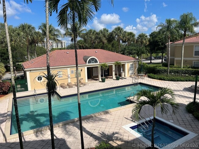Building Photo - 875 Riverside Dr Unit 725