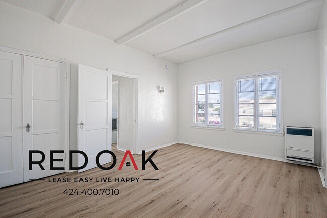 Building Photo - 1025 S Orange Dr Unit 208