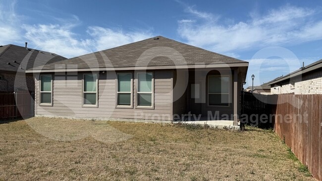 Photo - 225 Drumcliffe Dr