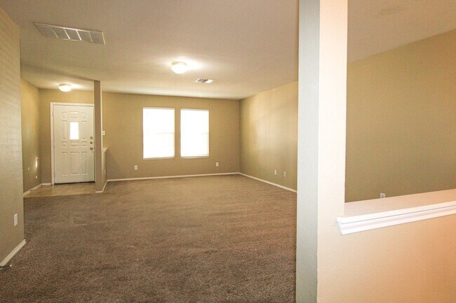 Photo - 20823 Blue Trinity