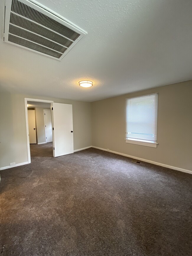 Photo - 812 W 2nd Ave