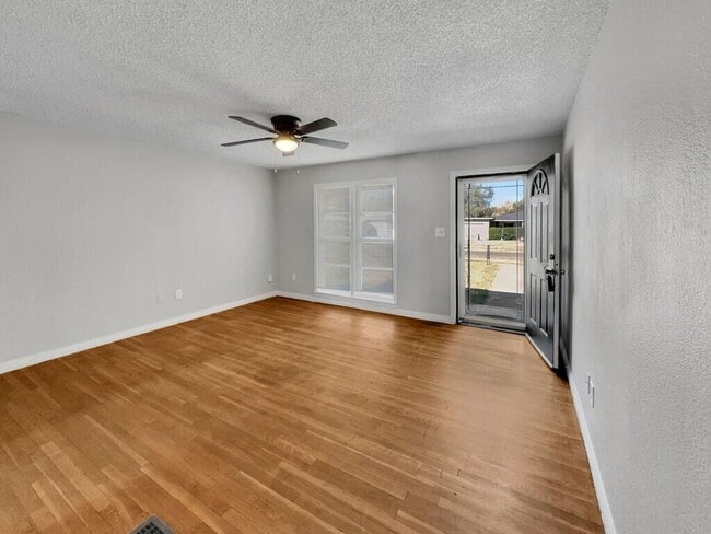 Photo - 3815 32nd St