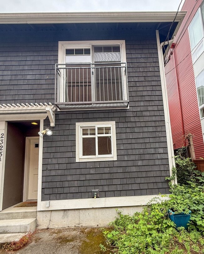 Building Photo - 2bd/1.5ba Seattle Condo Unit A