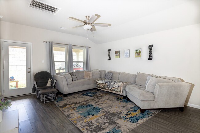 Photo - 7155 Blue Oak Dr