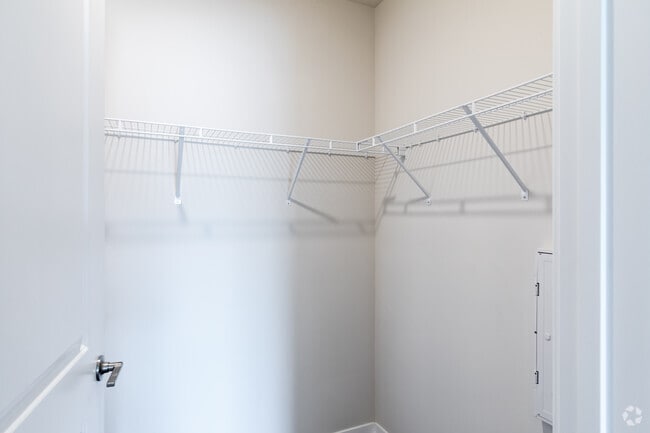 Studio - Closet