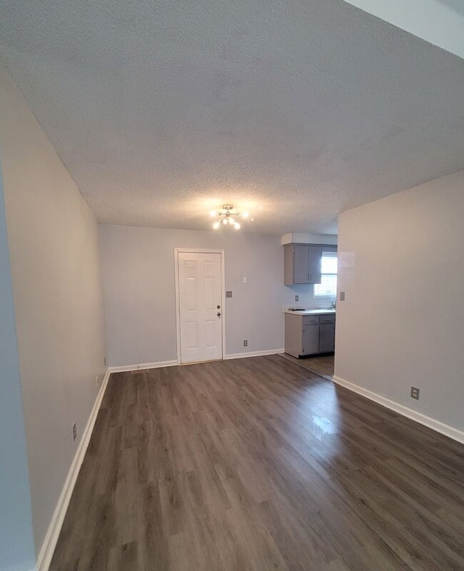 Photo - 3 Bedroom 2 Bathroom Home!