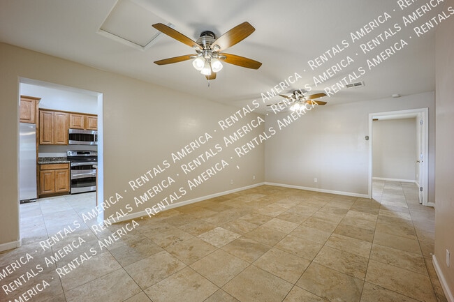 Photo - 771 E Laredo St