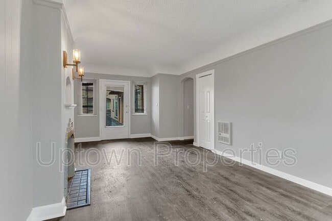 Building Photo - 1328 NE 68th Ave Rental
