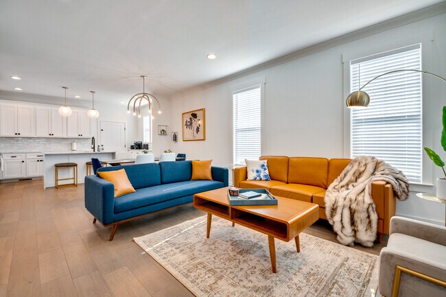 Photo - 1017 E 14th St