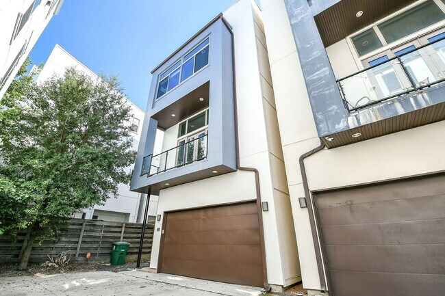 Building Photo - 3215 Garrow St