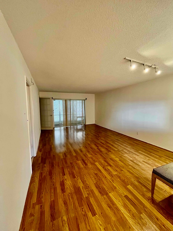 Photo - 950 Hillcrest Dr