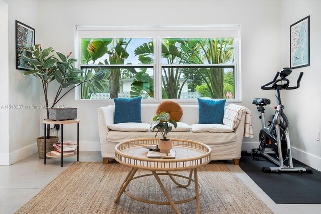 Photo - 968 NE 80th St