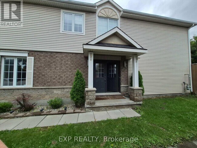 Photo - 2 Maple Park Private