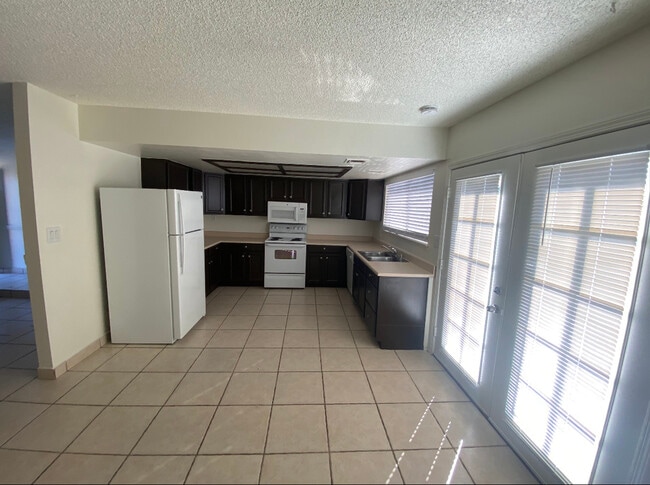 Photo - 5613 Deal Dr