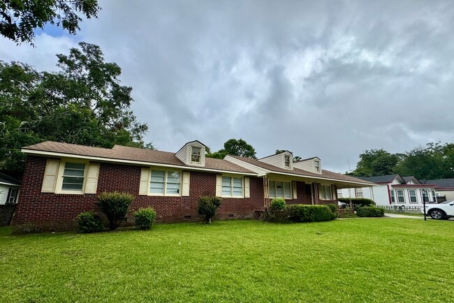 Photo - 4 Bed 2 Bath Brick House