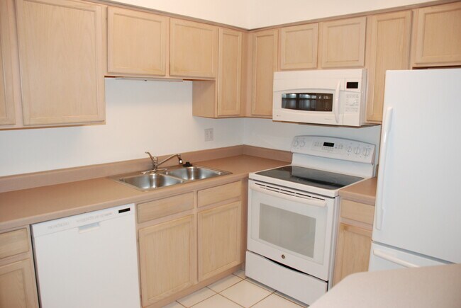 Photo - 249 W Ct of Shorewood Unit 2B