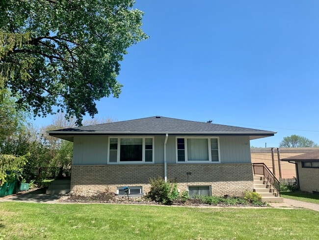 Building Photo - 2237 Hampshire Ave S Unit 2