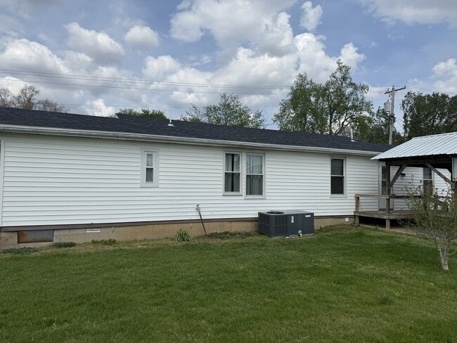 Photo - 225 Daniel St