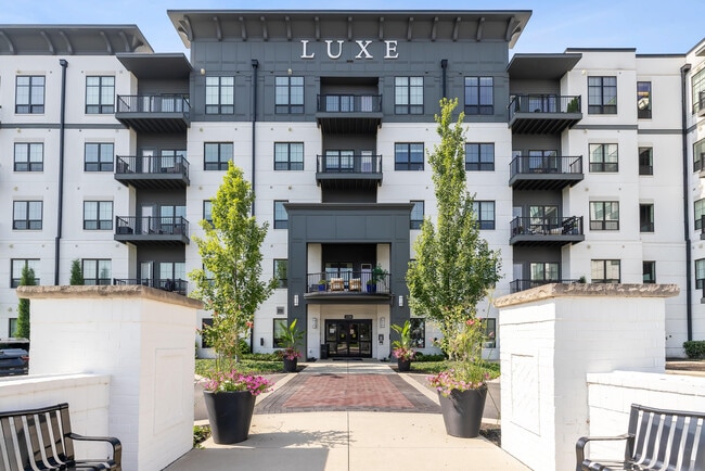 Luxe 02-min