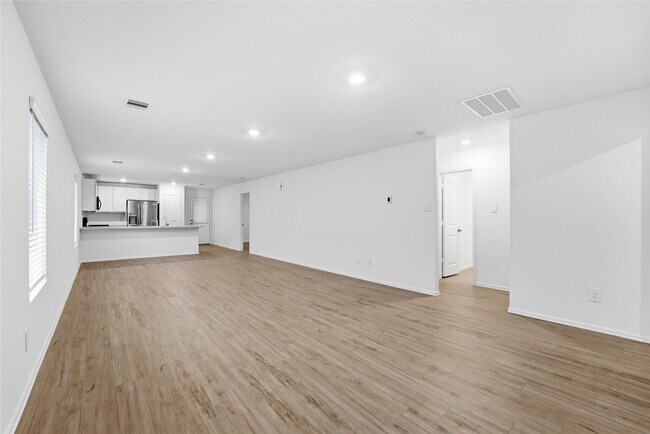 Photo - 213 Rustic Ridge Cir