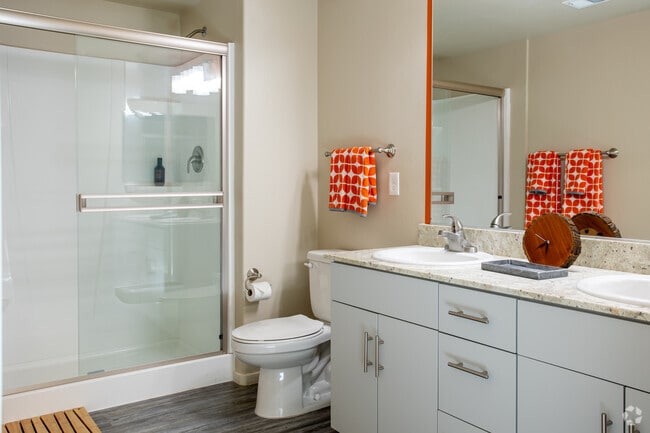 2BR, 2BA - 1,315SF