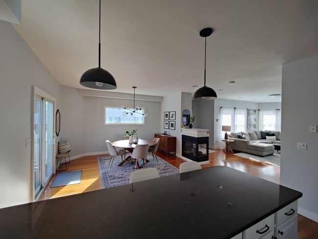 Photo - 36 Monroe St