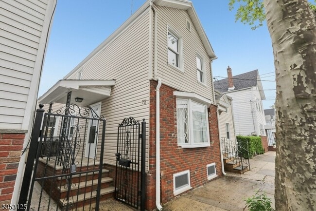 Photo - 72 Houston St