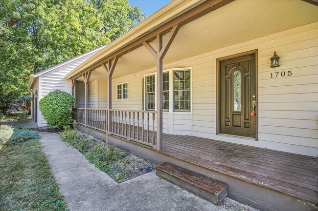 Photo - 1705 Lake Shore Dr