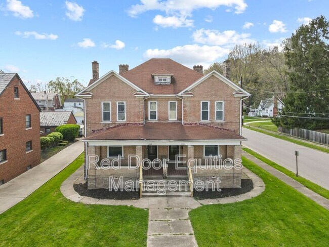 Photo - 1153 N Columbus St House