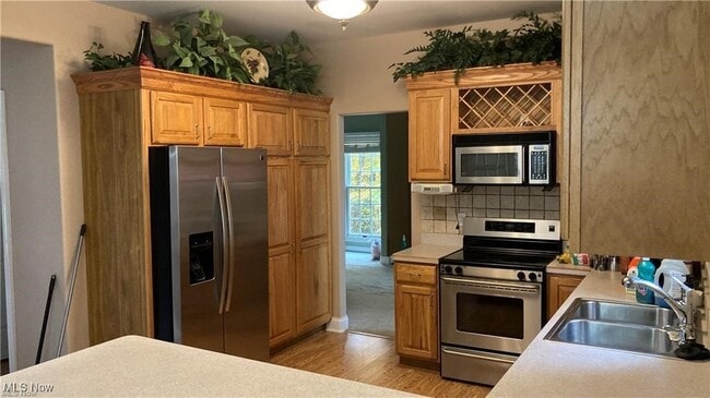 Photo - 325 Moccasin Trail