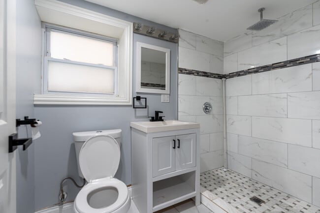 Building Photo - 4426 N Bernard St Unit 1 Rental