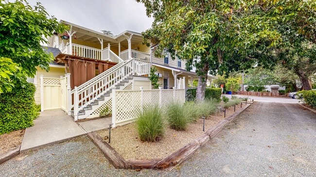 Photo - 1133 Edwards St Unit B